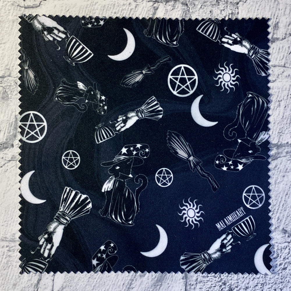 <24008>Witchy Cat microfiber cloth