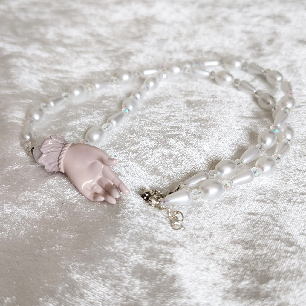 <33030>Doll's hand necklace