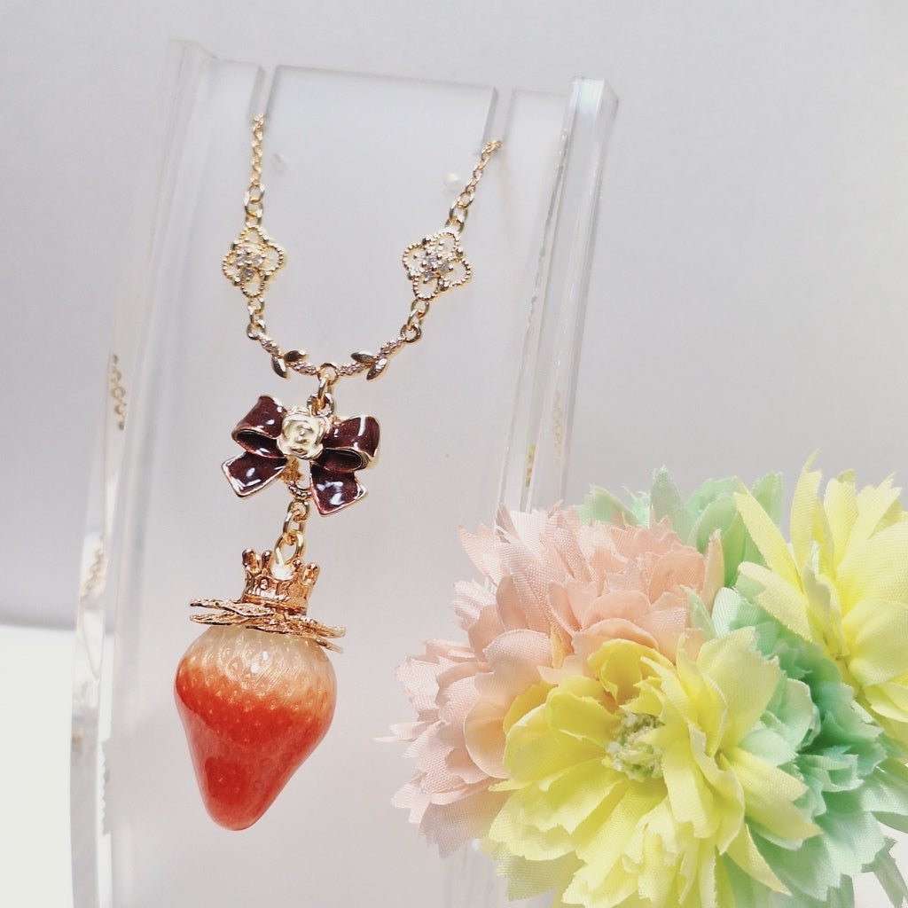 <19006>princessstrawberry necklace