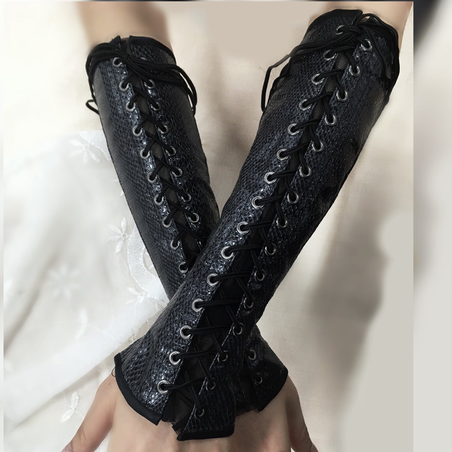 <06017>Arm Corsets [Black Snake PVC](M)