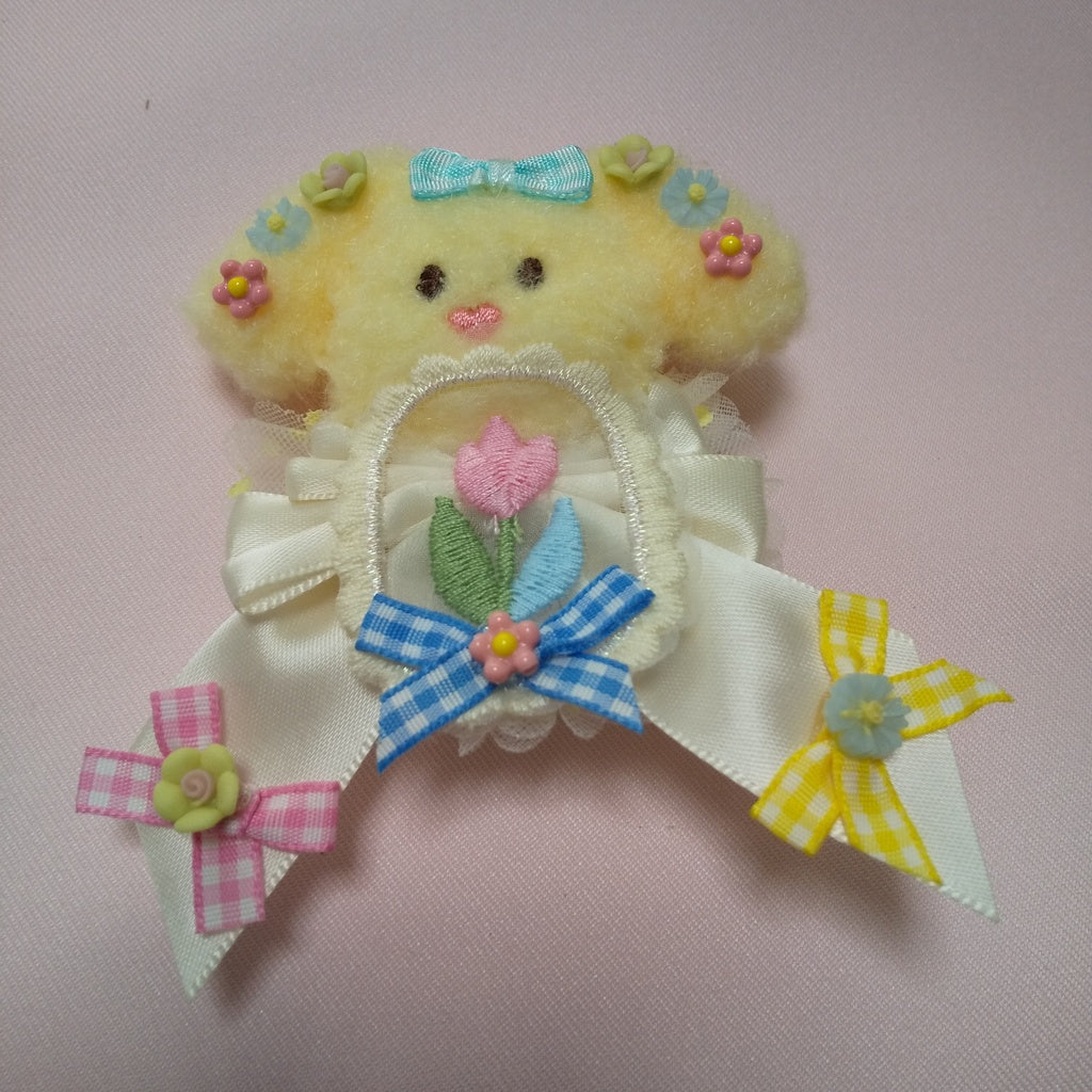 <35040>Lop-eared dog brooch (yellow ＆ white)