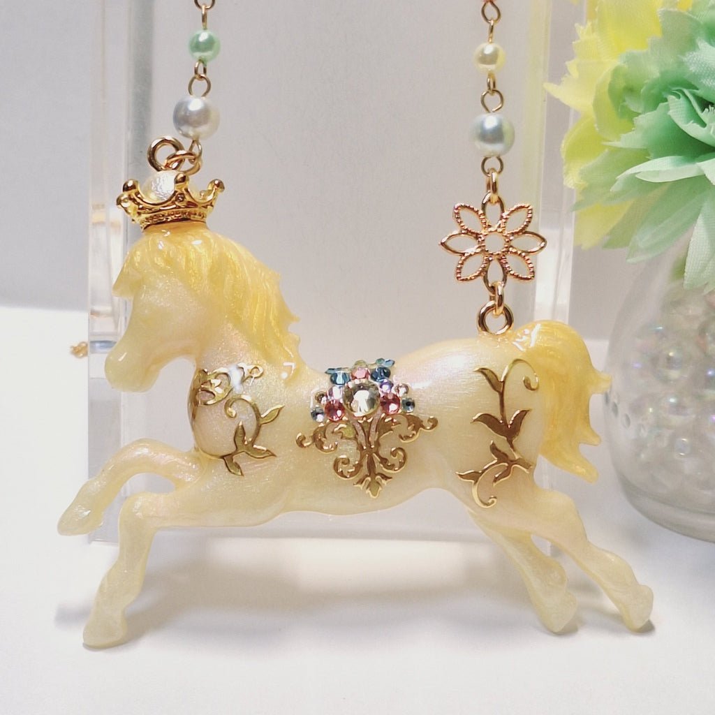 <19047>dream horse necklace