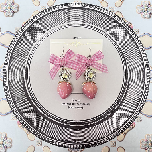 <13030>Liz's favorite strawberry earrings（Pink×Crystal×Pink Strawberry）