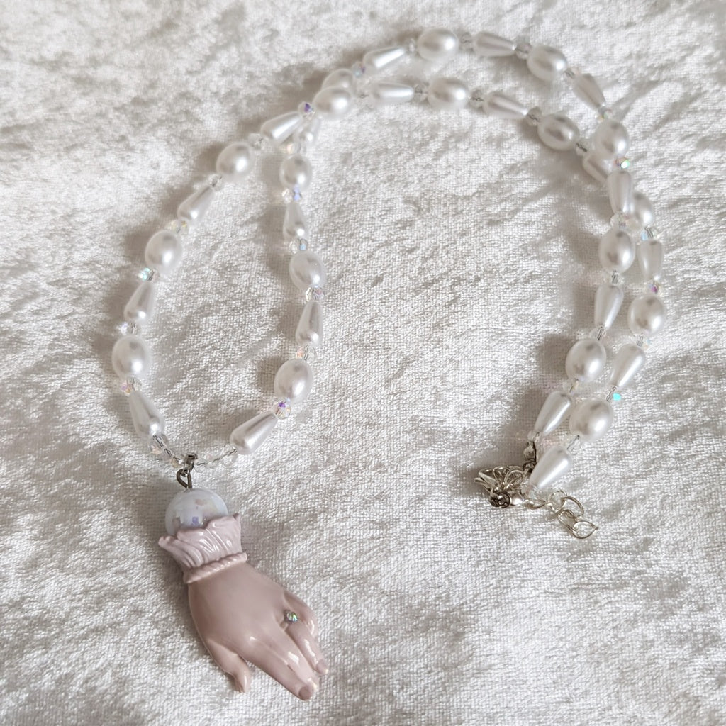 <33030>Doll's hand necklace