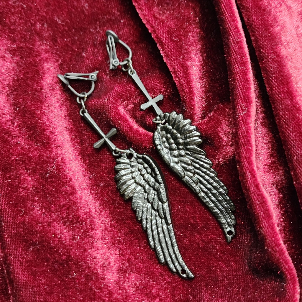 <11016>Fallen Angel's Wings earrings