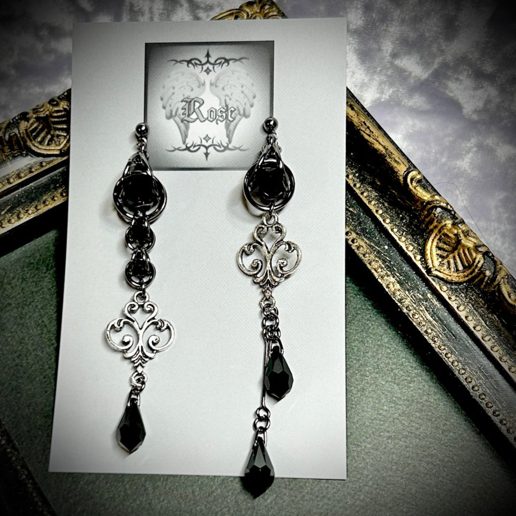 <01024>elegant asymmetry earring(black)