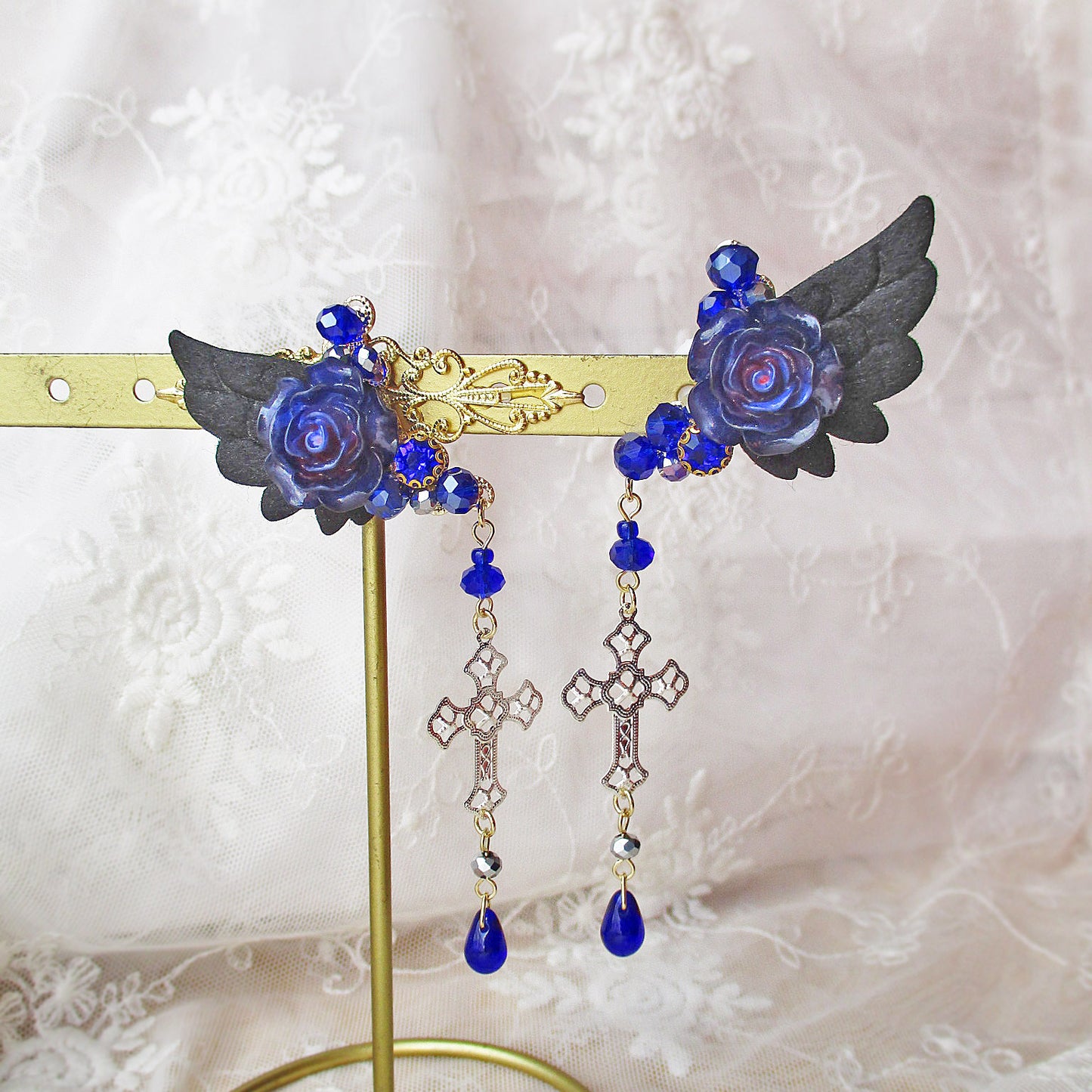 <26010>Night Blue Fallen Angel clip-on