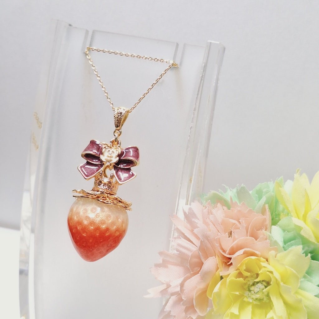 <19004>princessstrawberry necklace