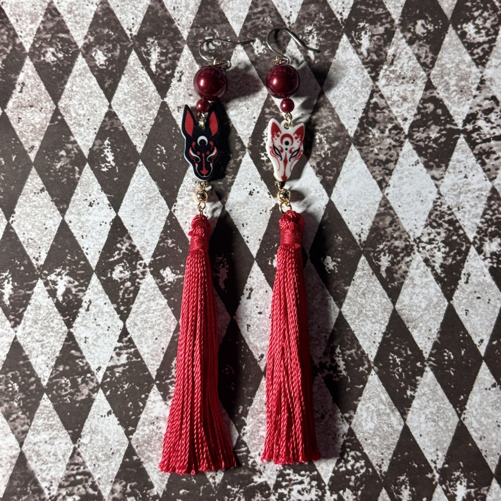 <24022>Yokai fox and rabbit masks tassel earrings(white fox/black rabbit)