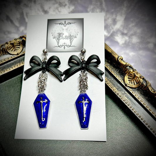 <01036>coffin&ribbon earring(blue)