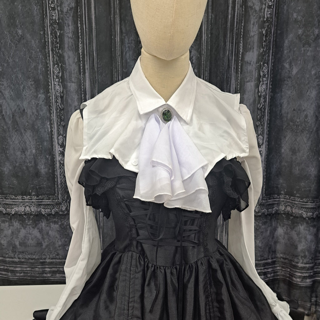 <11045>Jabotai-style collar with brooch