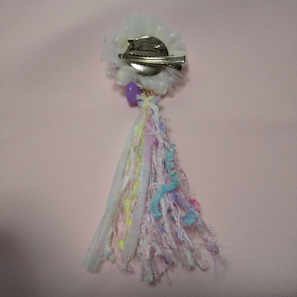 <35027>Shooting star brooch (white)2