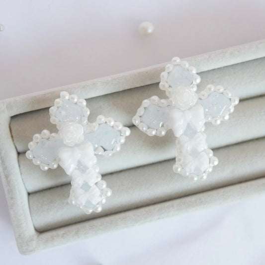 <15006>Cross ring (white)