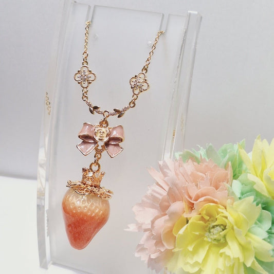 <19005>princessstrawberry necklace