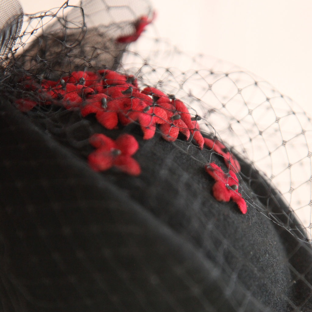 <28002>Red Lilac Fascinator