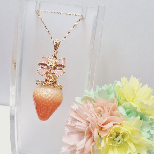 <19001>princessstrawberry necklace