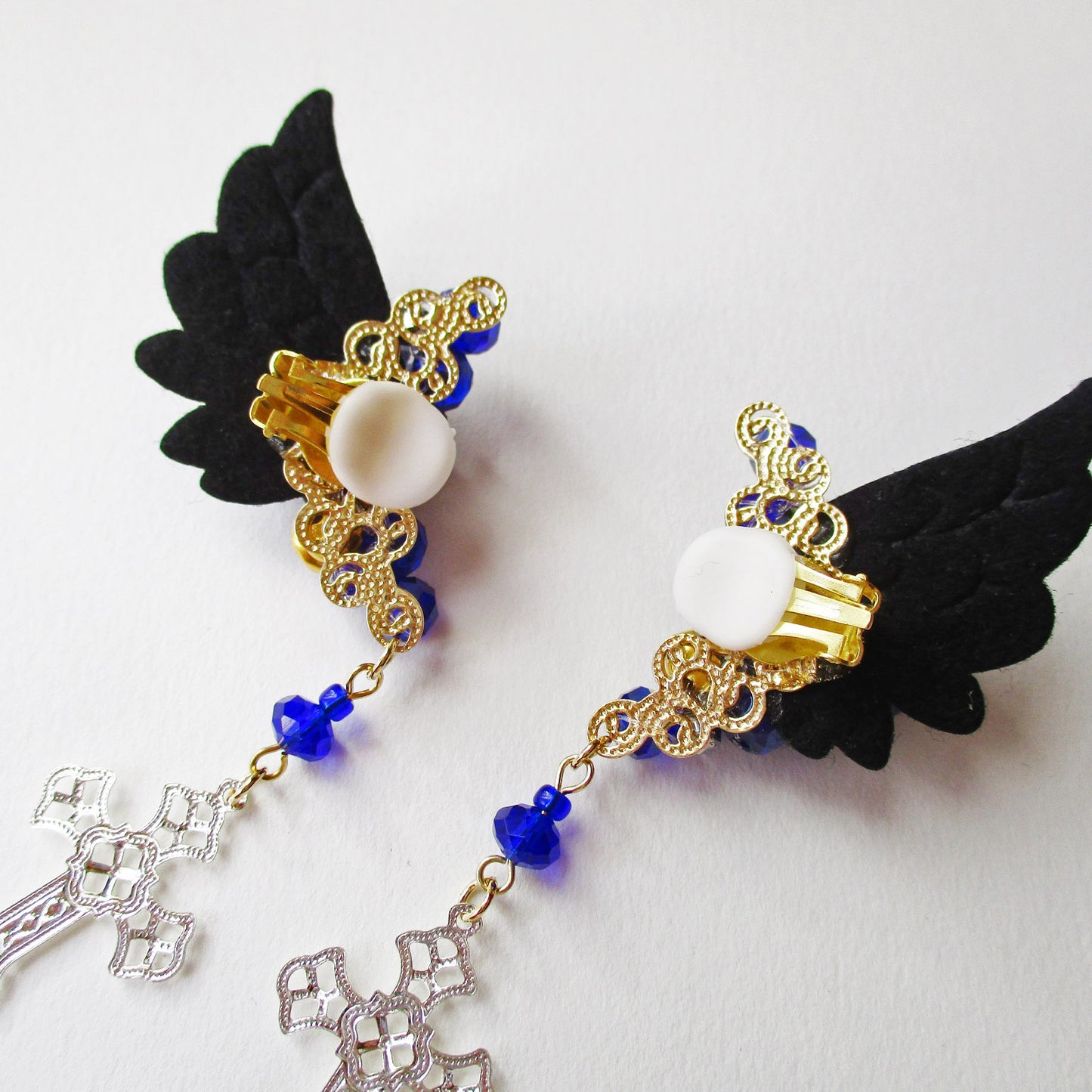 <26010>Night Blue Fallen Angel clip-on