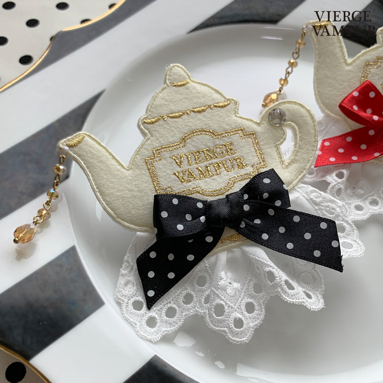 <31014>Teapot Brooch<br> (black)