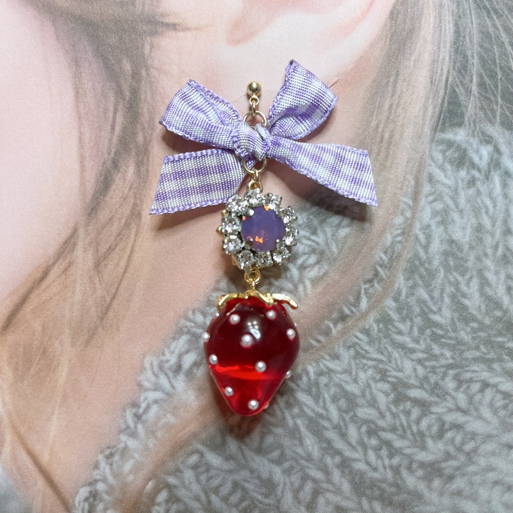 <13032>Liz's favorite strawberry earrings（Lavender×Cyclamen Opal×Clear Strawberry）