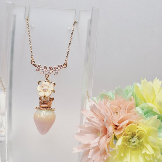 <19011>princessstrawberry necklace