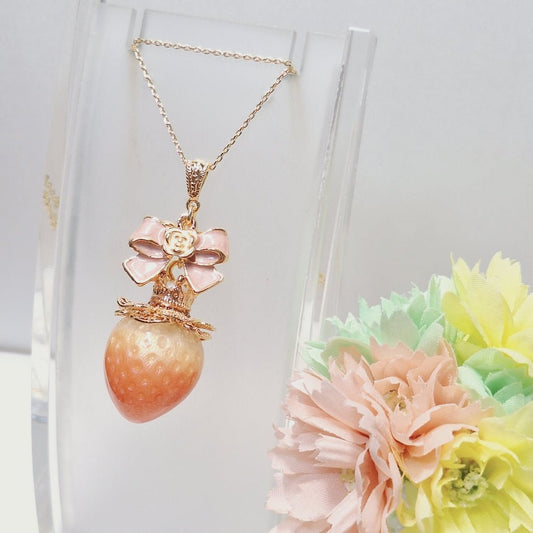 <19002>princessstrawberry necklace