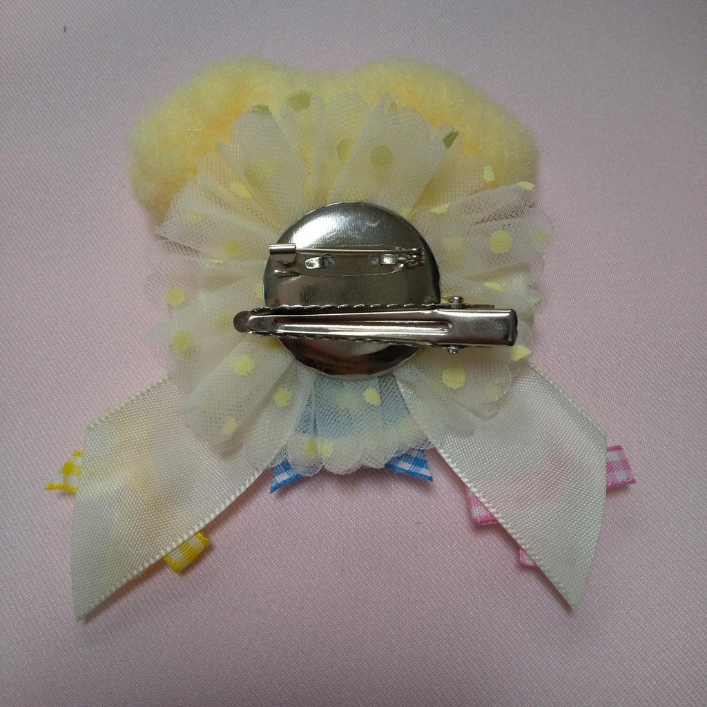 <35040>Lop-eared dog brooch (yellow ＆ white)