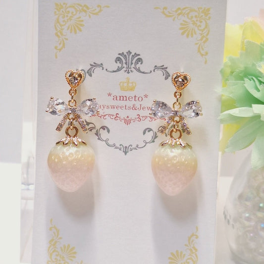 <19040>strawberry earrings heartribbon