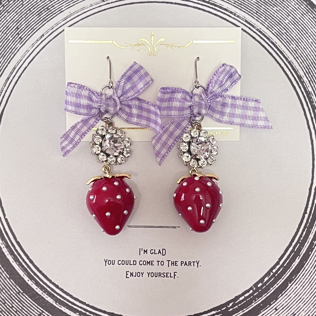 <13029>Liz's favorite strawberry earrings（Lavender×Crystal×Red Strawberry）