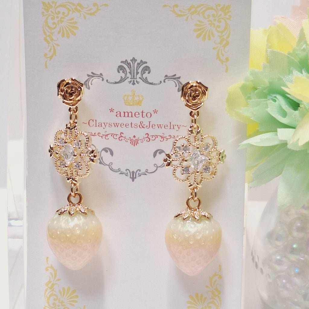 <19037>rose strawberry earrings