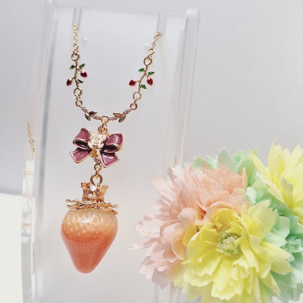 <19007>princessstrawberry necklace