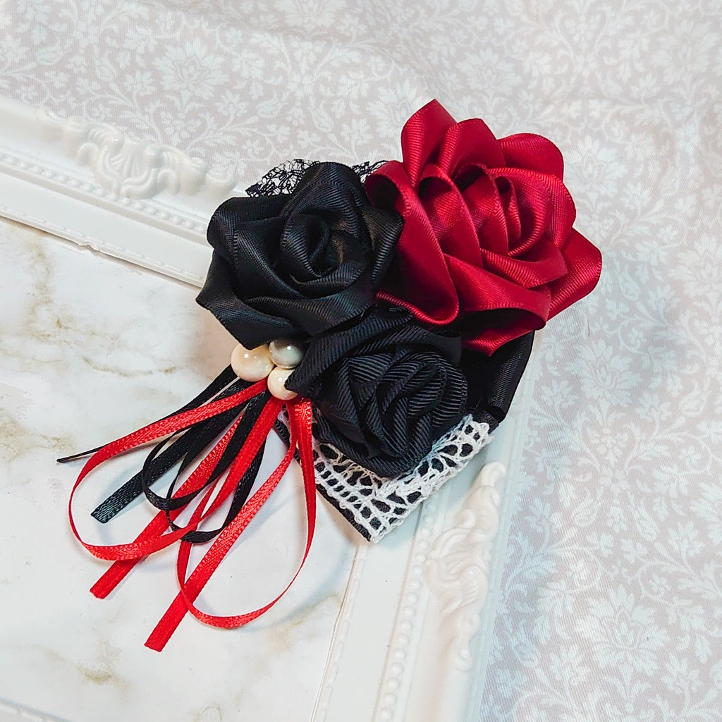 <02031>Totally Rose Corsage (red&black)