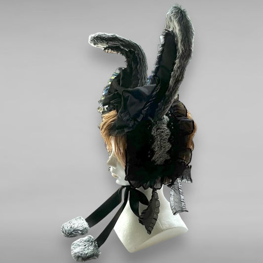 <03001>Headdress: Bunny ears (Gray)