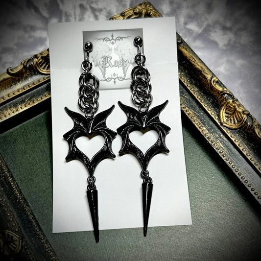 <01012>wing heart earclip(black)