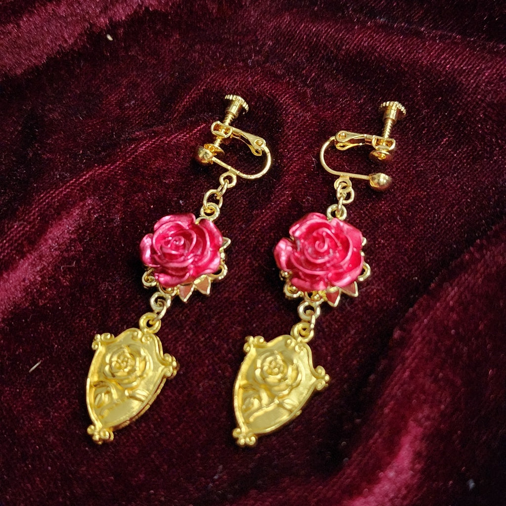 <11002>red shield clip-on earrings