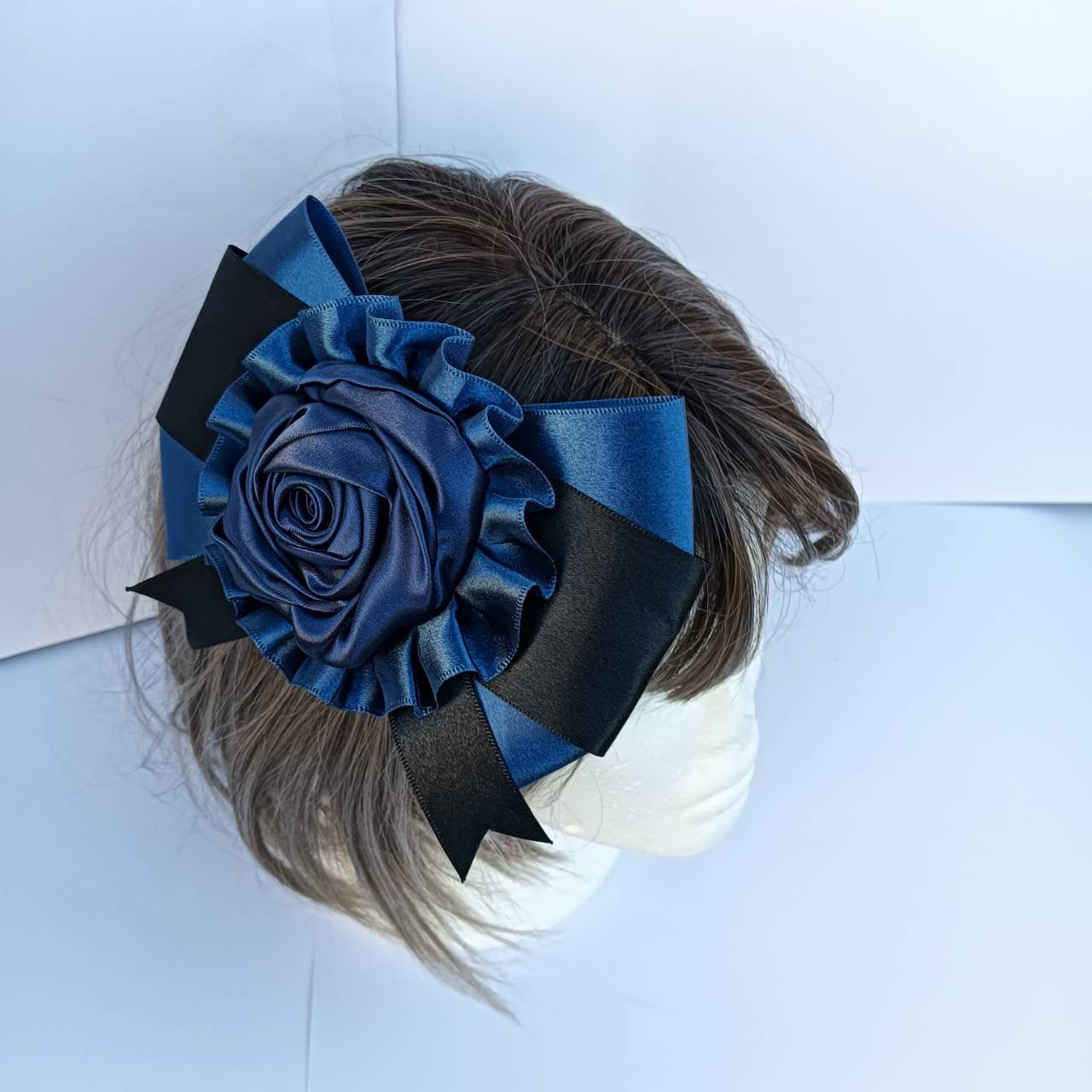 <09019>Rosette style brooch(dark blue)