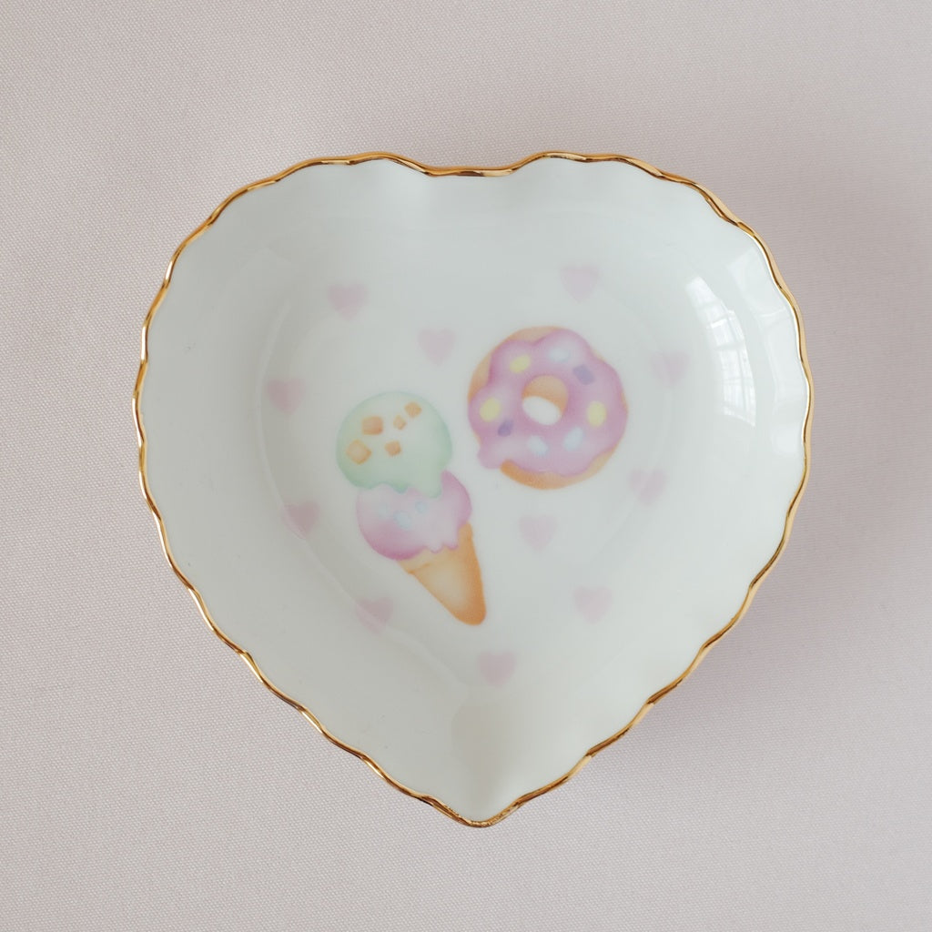 <10017>Small Heart-shaped Plate 5