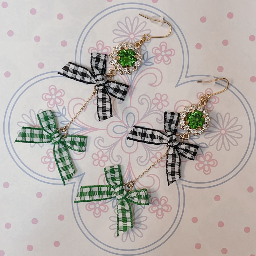 <13053>Girly earrings with swinging gingham ribbon（Green×Black）