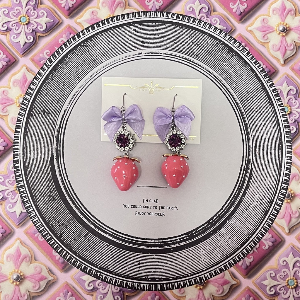 <13033>Liz's favorite strawberry earrings（Lavender×Amethyst×Pink Strawberry）