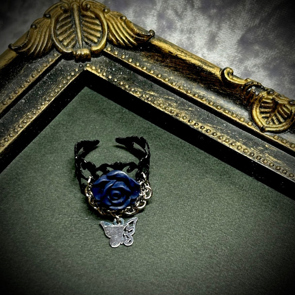 <01008>gothic ring (blue/butterfly)