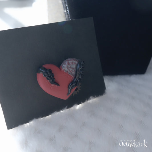 <22042>KRAKEN heart brooch（Crimson）